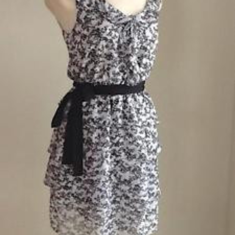 EUC White House Black Market floral dress size 8
